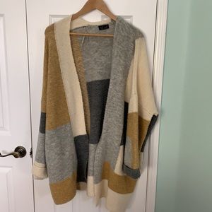 Topshop Neutral Colored Cardigan Sweater S8